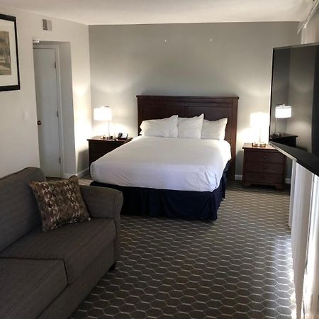 Sterling Hotel And Suites 클리브 외부 사진