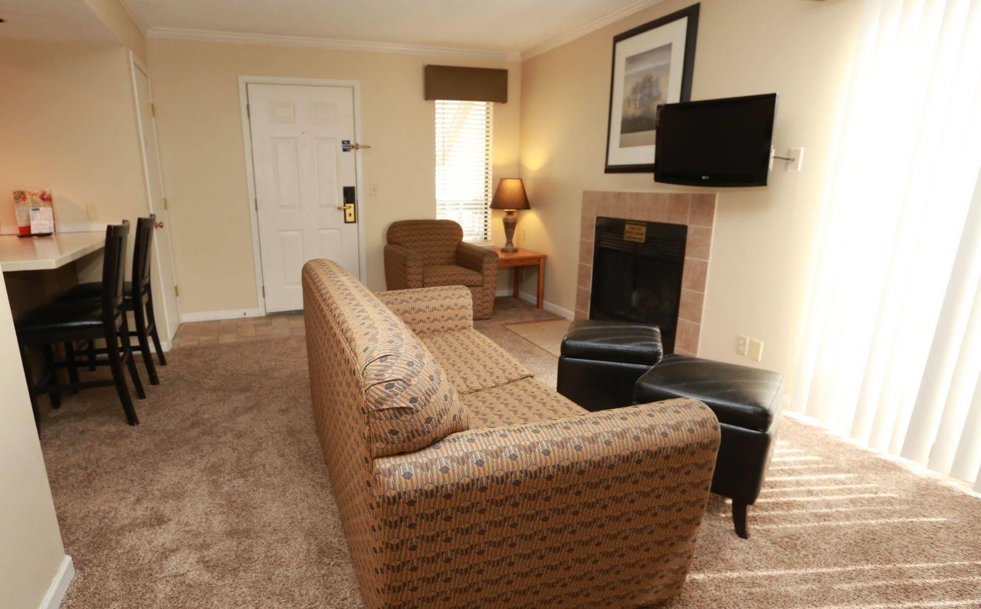 Sterling Hotel And Suites 클리브 외부 사진