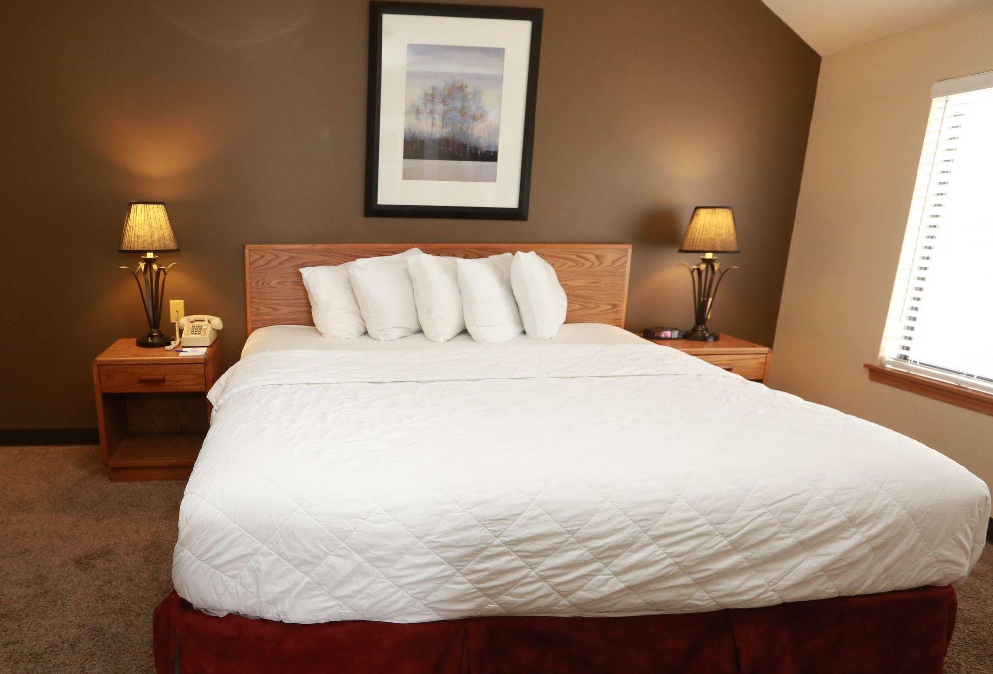 Sterling Hotel And Suites 클리브 외부 사진