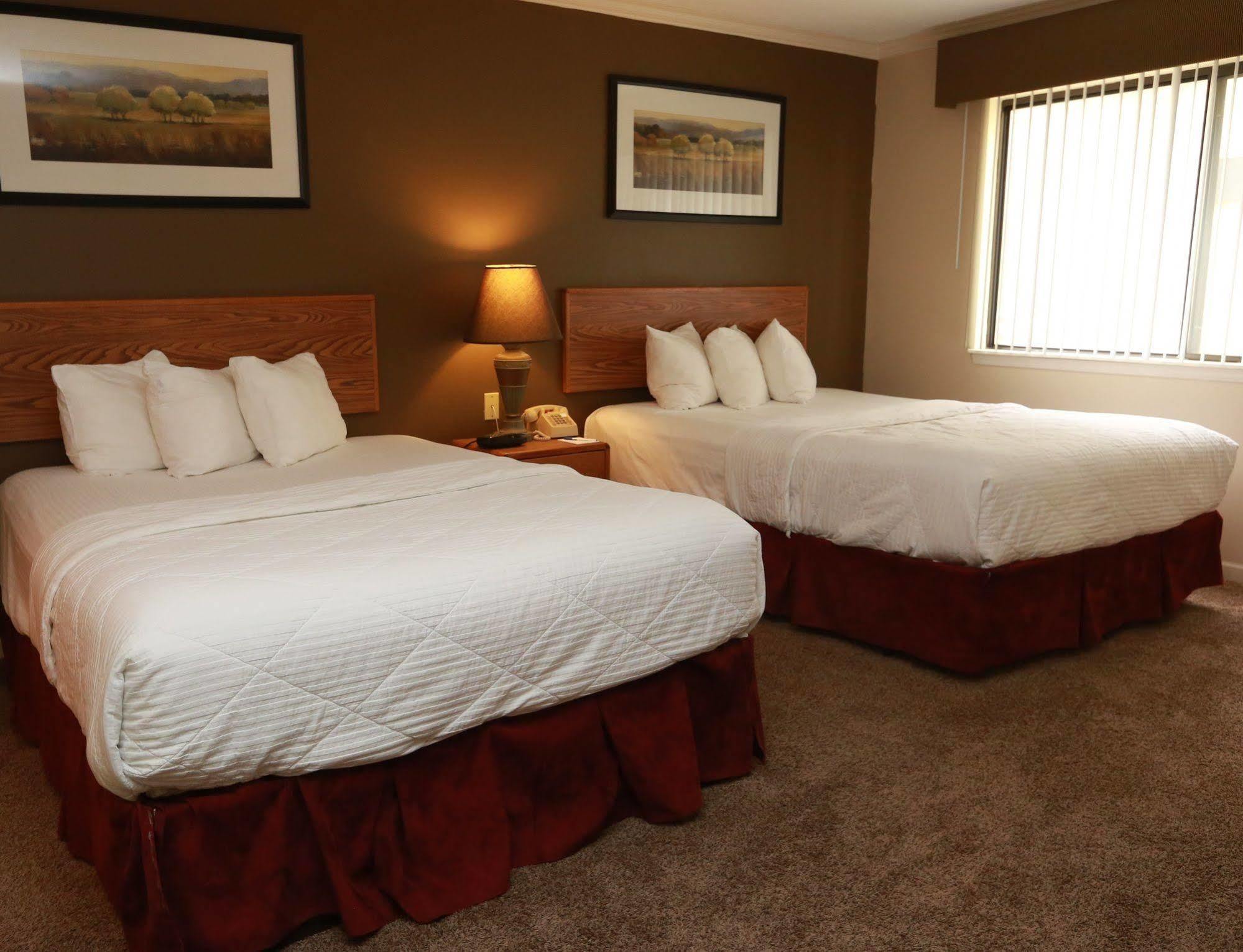 Sterling Hotel And Suites 클리브 외부 사진
