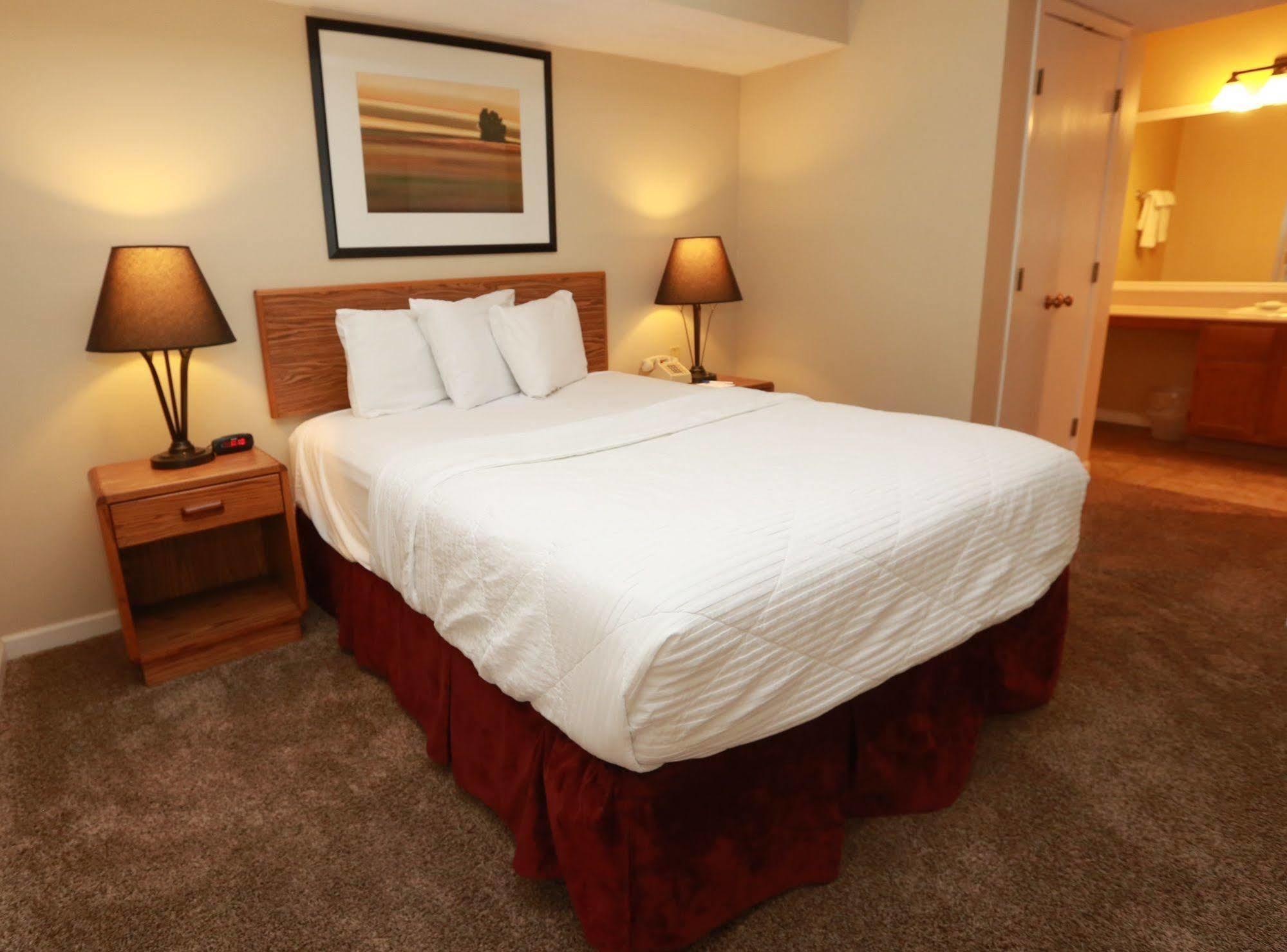 Sterling Hotel And Suites 클리브 외부 사진