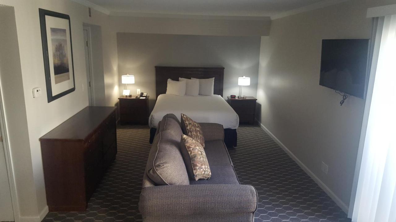 Sterling Hotel And Suites 클리브 외부 사진